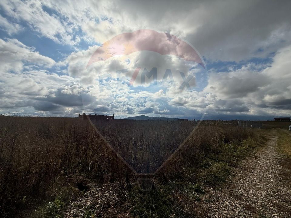 Comision 0%! Lot de casă în zonă de dezvoltare, intre Sanpetru si Bod