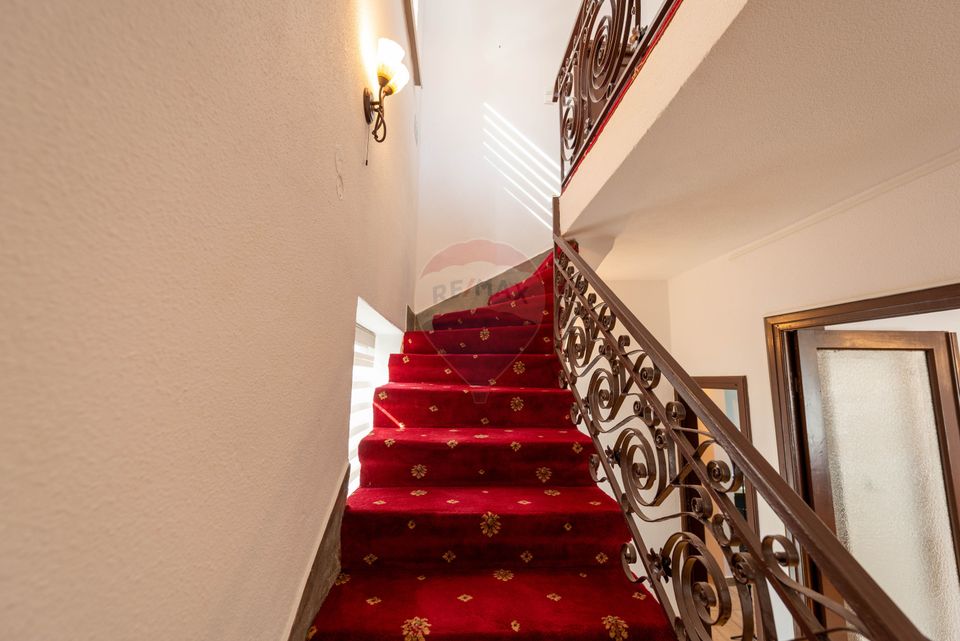 House / Villa with 3 rooms for rent Pargarilor Stefan cel Mare street