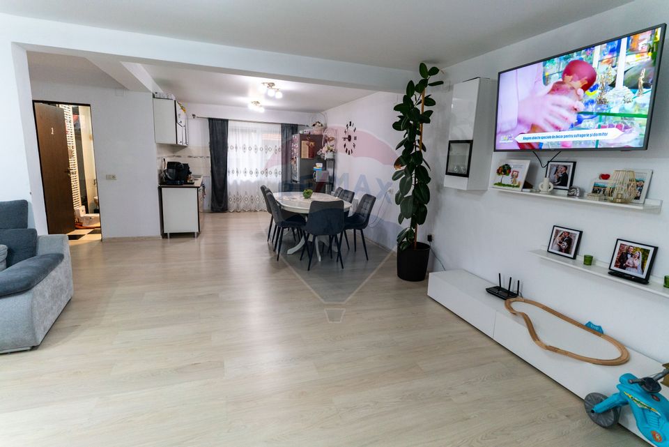 Casă / Vilă deosebita de vânzare, Hateg jud. Hunedoara