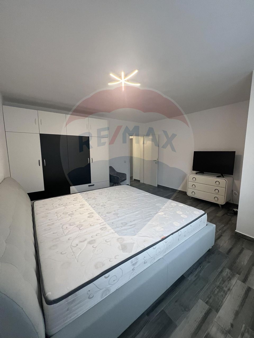 Apartament 3 camere de închiriat pentru 6 luni, Plopilor