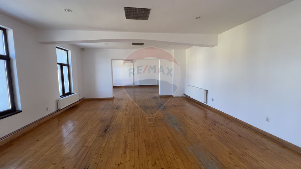 200sq.m Commercial Space for rent, Central area