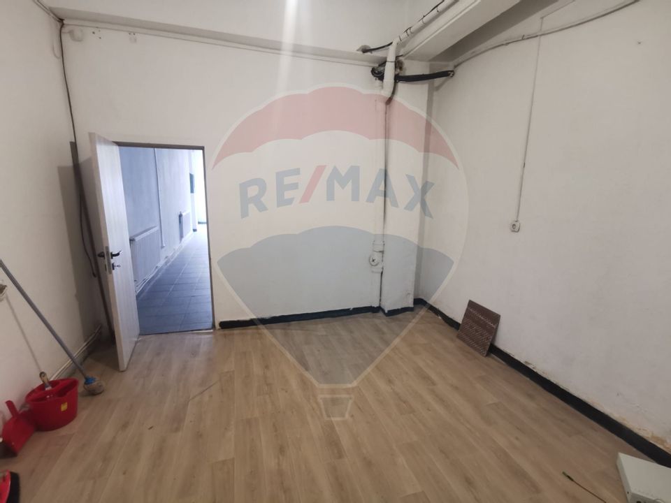 60sq.m Commercial Space for rent, Central area