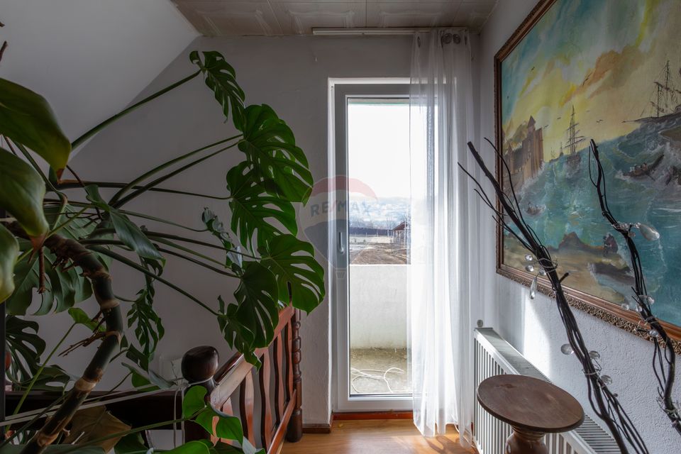 Casă / Vilă 4 camere de vânzare – Comuna Măgura, Str. Salcâmului