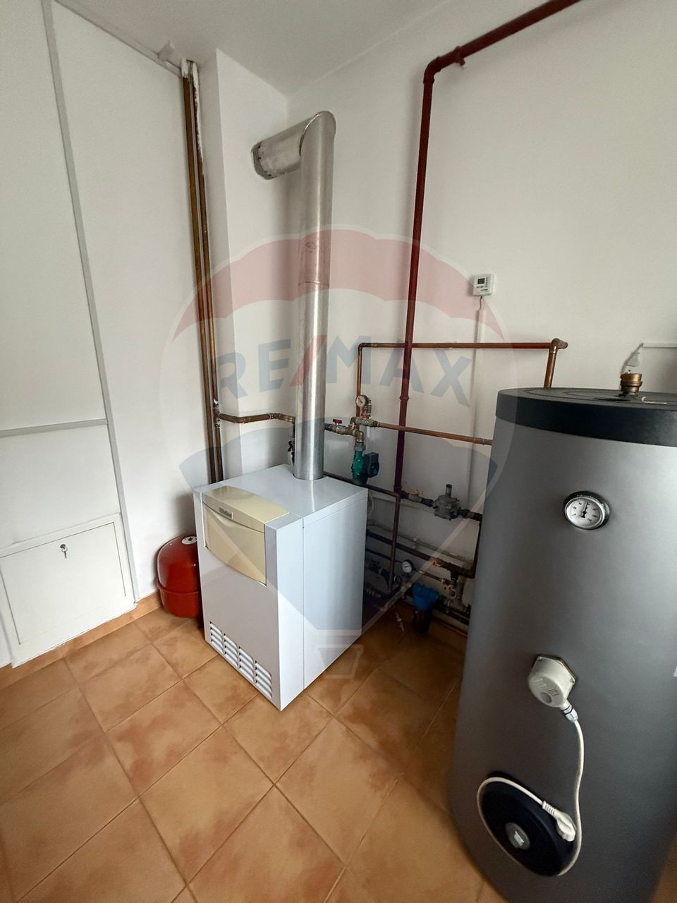 6 room House / Villa for rent, Valea Borcutului area