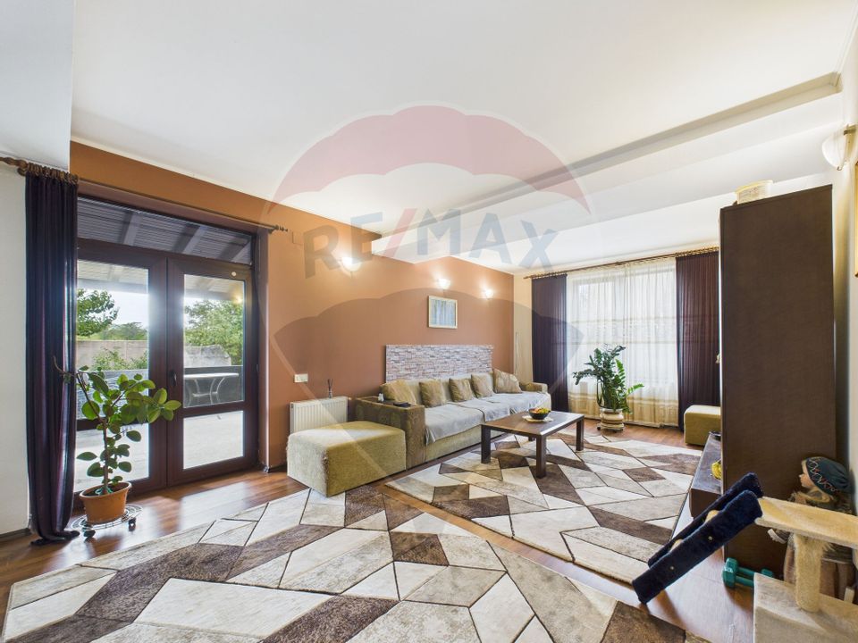 5 room House / Villa for sale