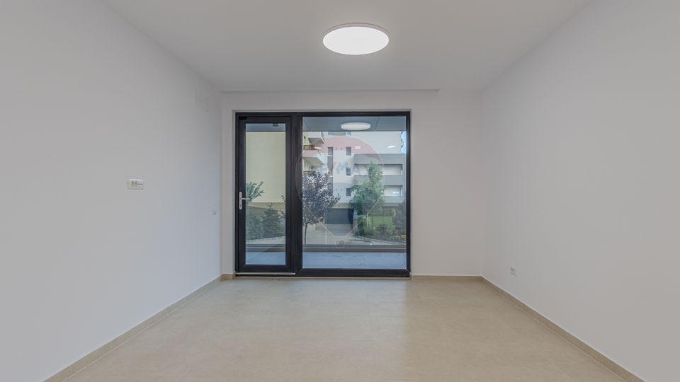 Clinica medicala-9 cabinete- URBAN PLAZA - bloc 15 parter!