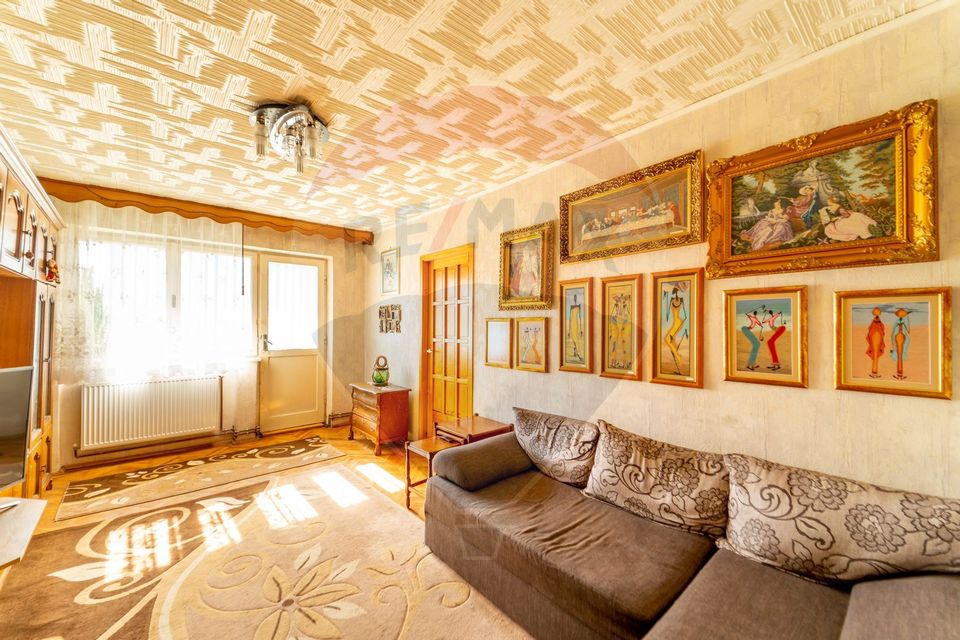 Apartament cu 3 camere in zona Grădiște