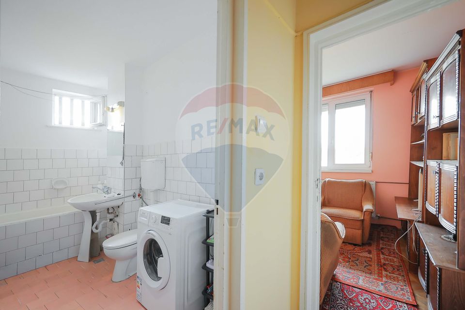 Apartament decomandat cu 3 camere, 75 mp, de vânzare – Zona Cantemir