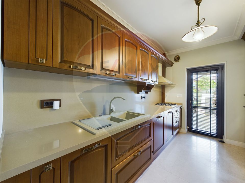 Unique Opportunity: Luxury House with Pool and Premium Finishes