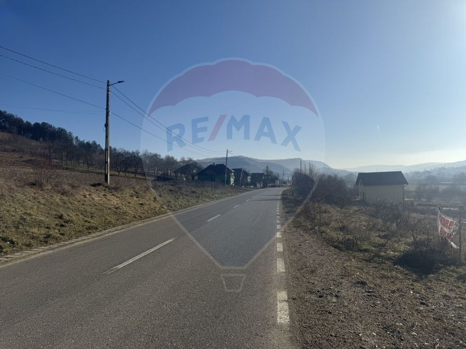 Land 1,430sqm Fodora / Strada Principala