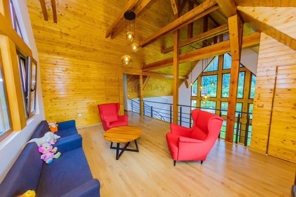 8 room House / Villa for sale