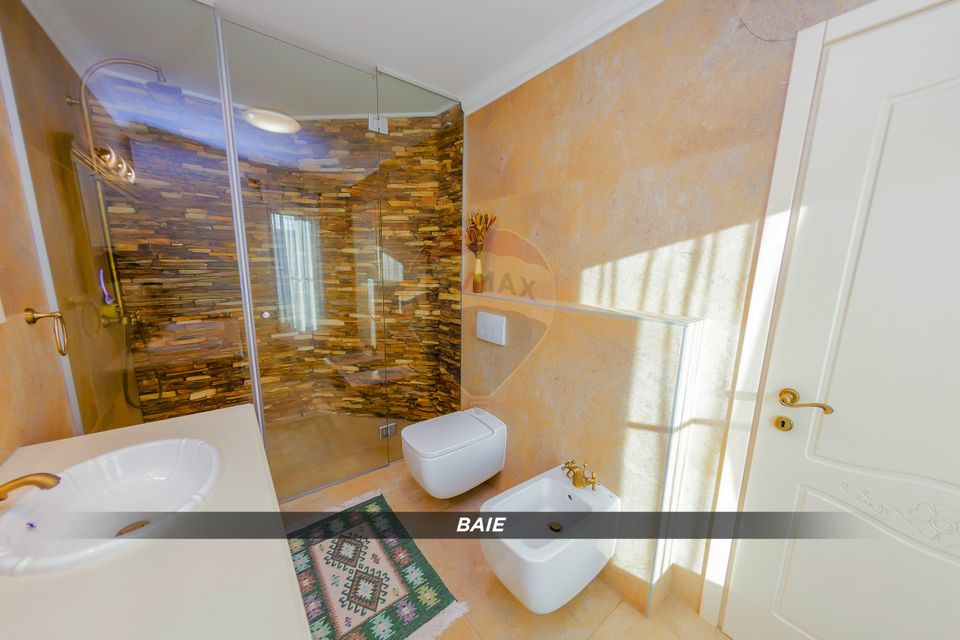 DE VANZARE Casa de Familie cu Piscina si Mult Spatiu Exterior