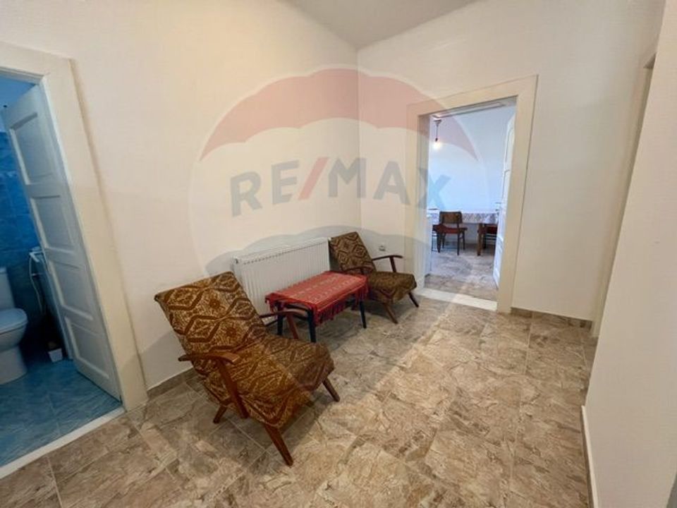 Apartament la casa de vanzare