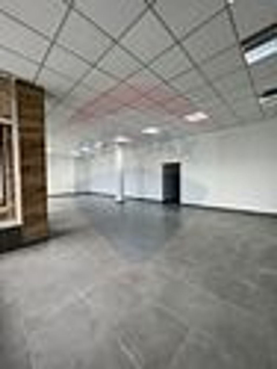 81.68sq.m Commercial Space for rent, Semicentral area