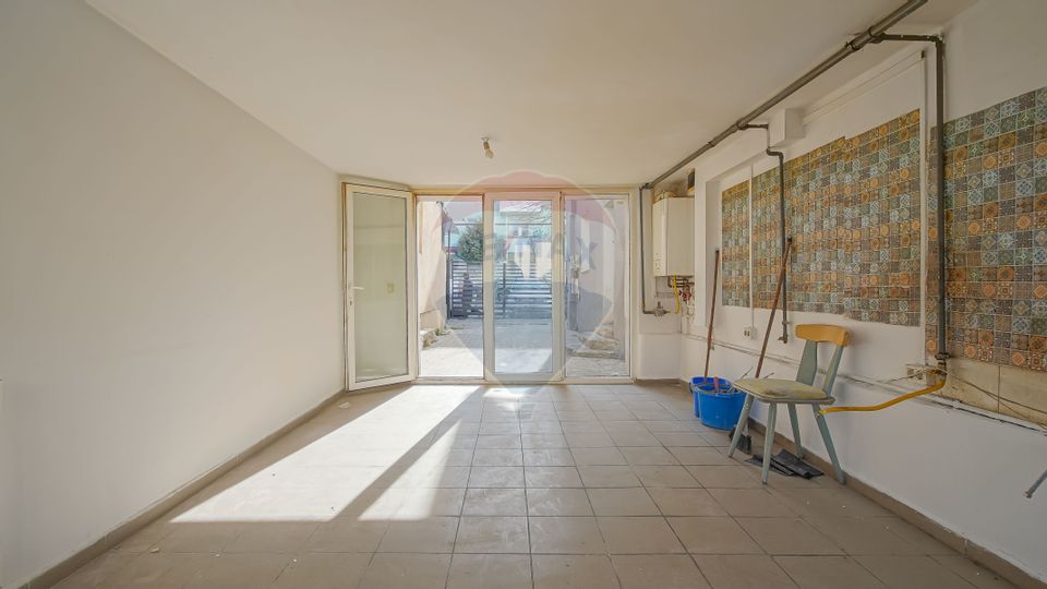 Versatile property in Brasov – Ideal for home or business!
