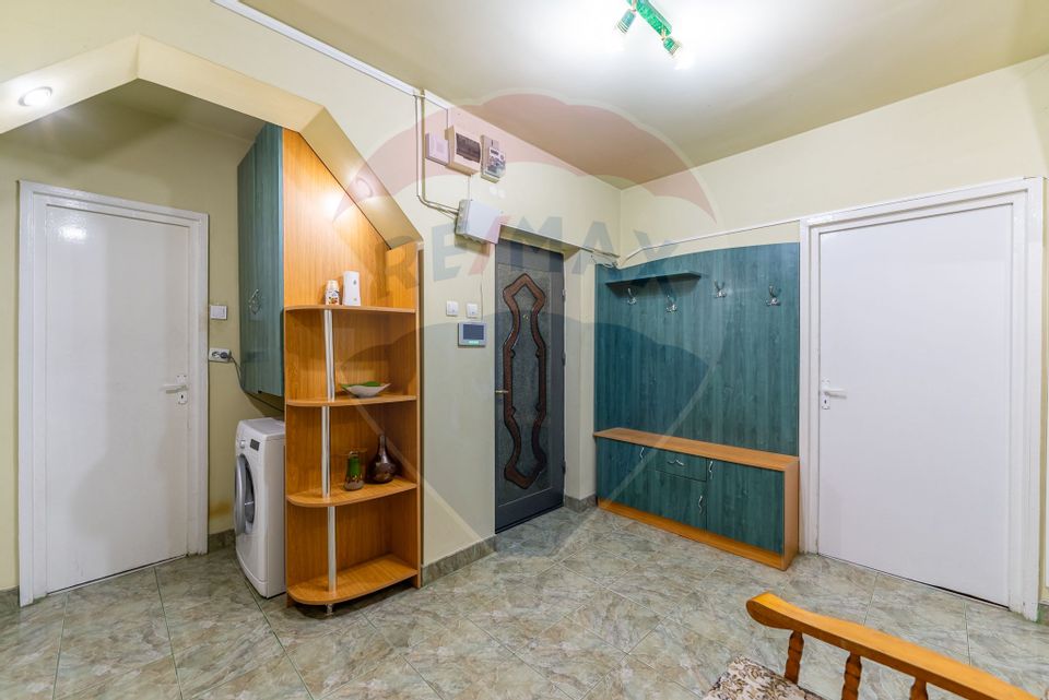 Apartament 4 camere de închiriat , ultracentral, centrală gaz