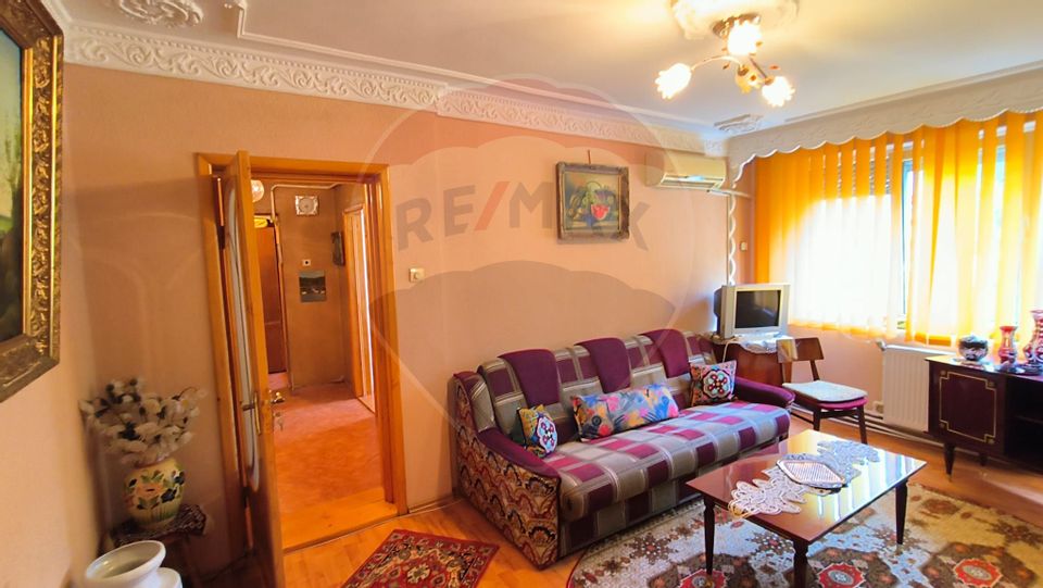 Apartament cu 3 camere de vânzare în zona Hipodrom Braila