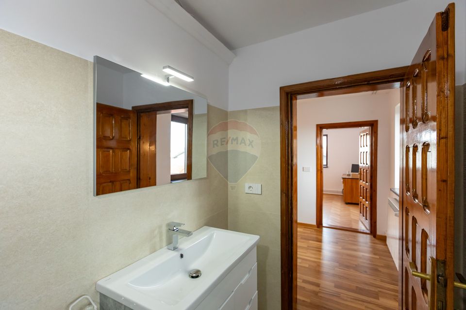 6 room House / Villa for sale