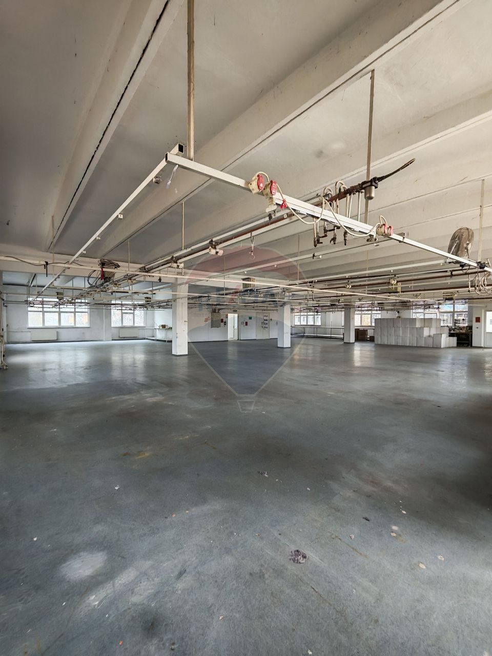 1,100sq.m Office Space for rent, Lapus area