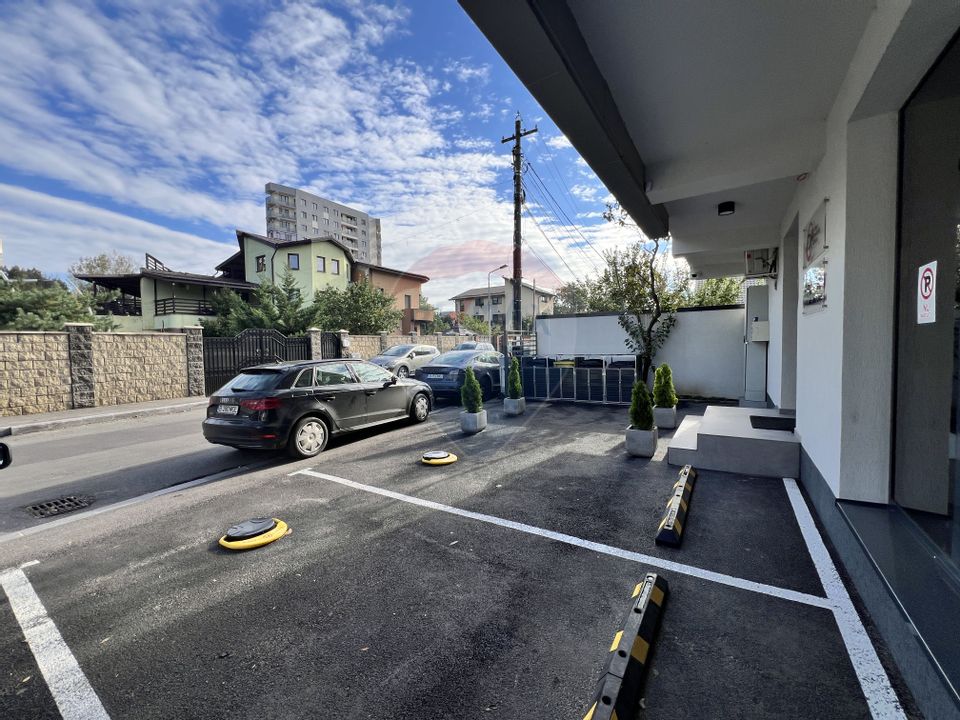 Spațiu comercial modern de închiriat / 2 locuri de parcare