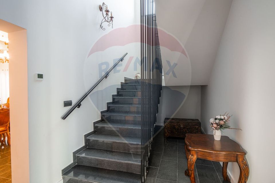 22 room Hotel / Pension for sale