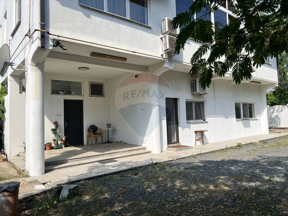 8 room House / Villa for sale