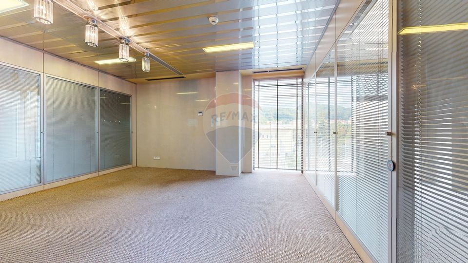 Birouri de închiriat în Brașov, lângă Aula Universității Transilvania