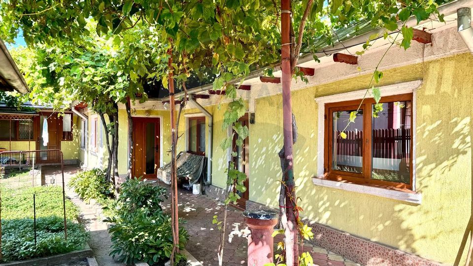 Casa la sol cu 6 camere de vanzare in zona Bratianu