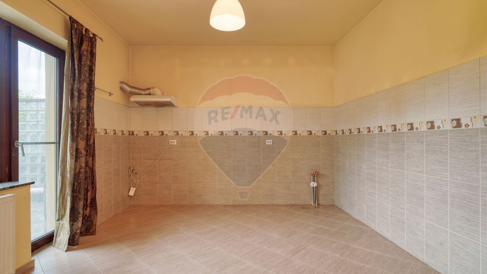 Casă / Vilă cu 4 camere de închiriat în zona Bartolomeu