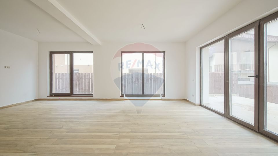 Casă Tip Duplex,  Săcele