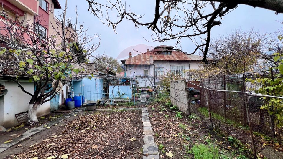 Casă / Vilă cu 3 camere de vânzare pe strada Domnească, Galați