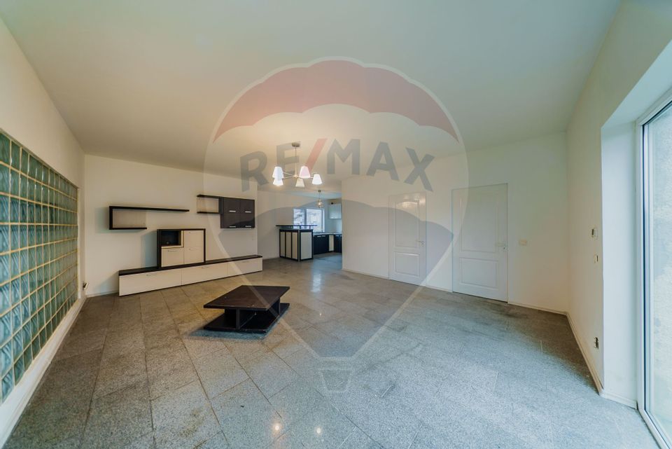 Casă modernă pe structură metalică, în cartierul Europa – Vladimirescu