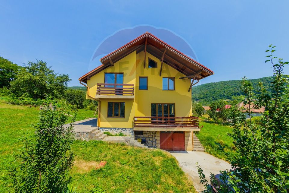 Vila de închiriat cu priveliște superbă în Cicârlău