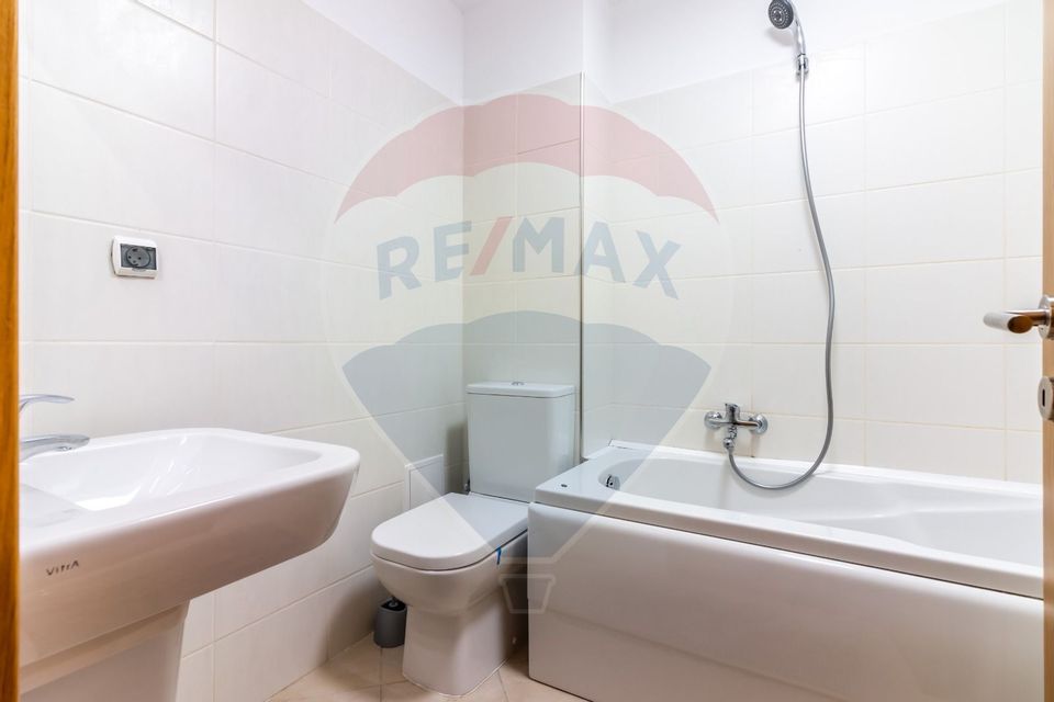 Apartament 3 camere de închiriat în Pipera, loc parcare, terasa 95mp