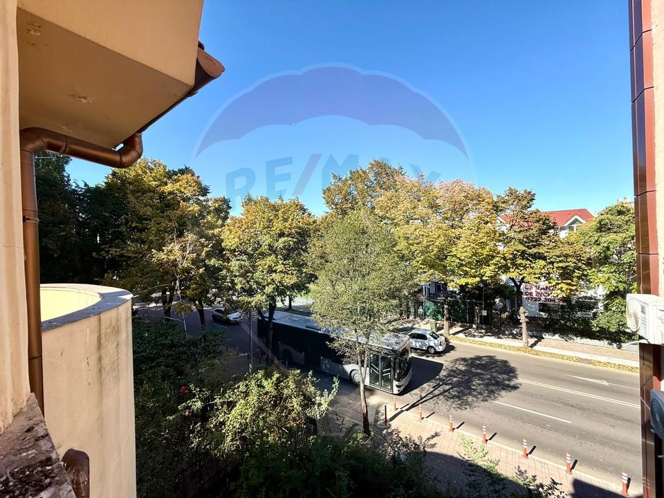 5 room House / Villa for sale, Republica area