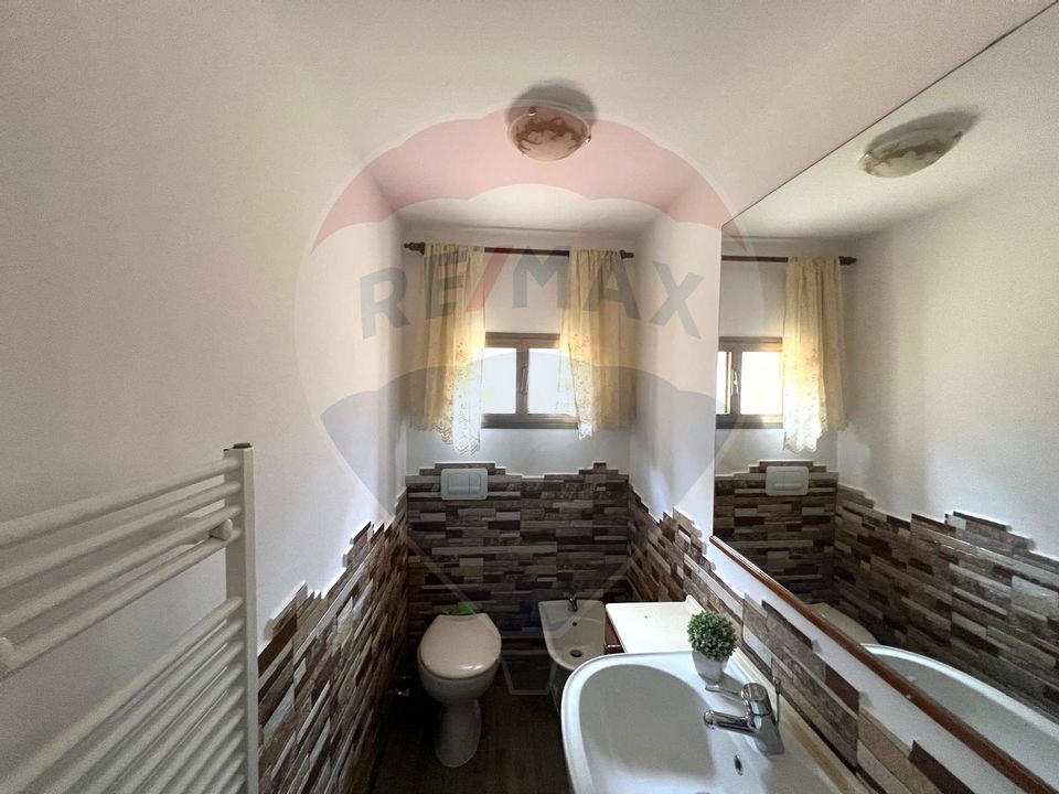 Casă / Vilă cu 6 camere de vânzare în com. Răcăciuni