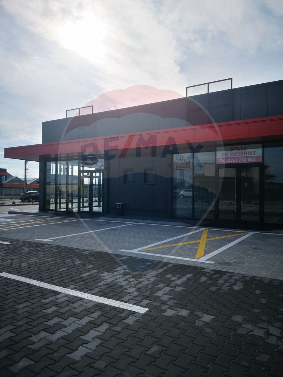 122sq.m Commercial Space for rent