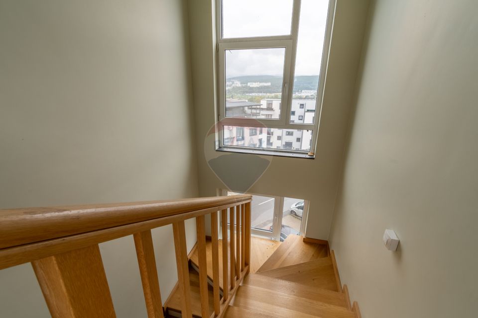 Penthouse de inchiriat cu terasa si jacuzzi | Donath Park