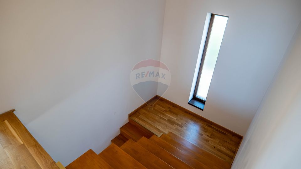 5 room House / Villa for sale