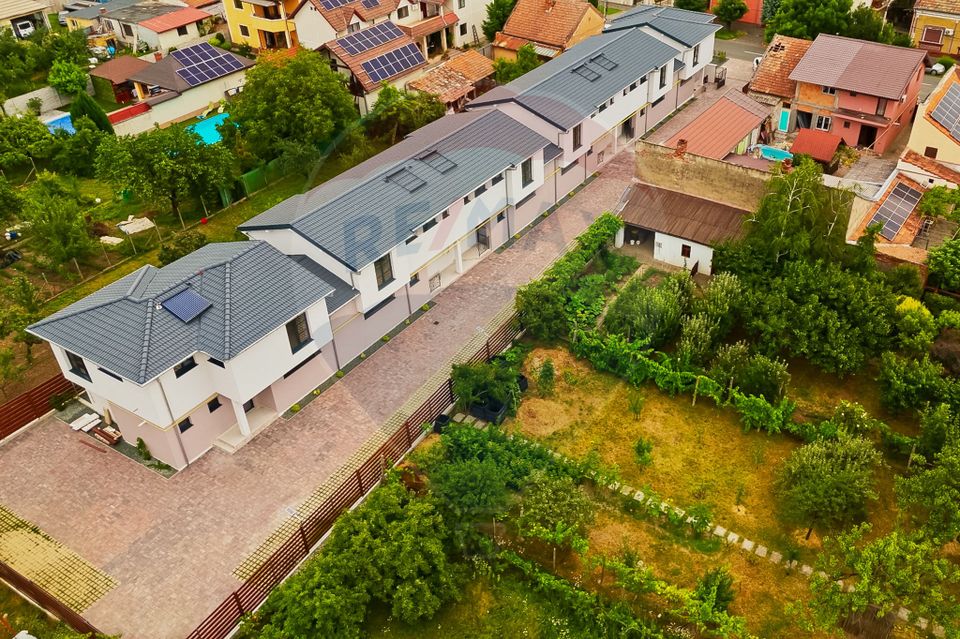 4 room Apartment for sale, Parneava area