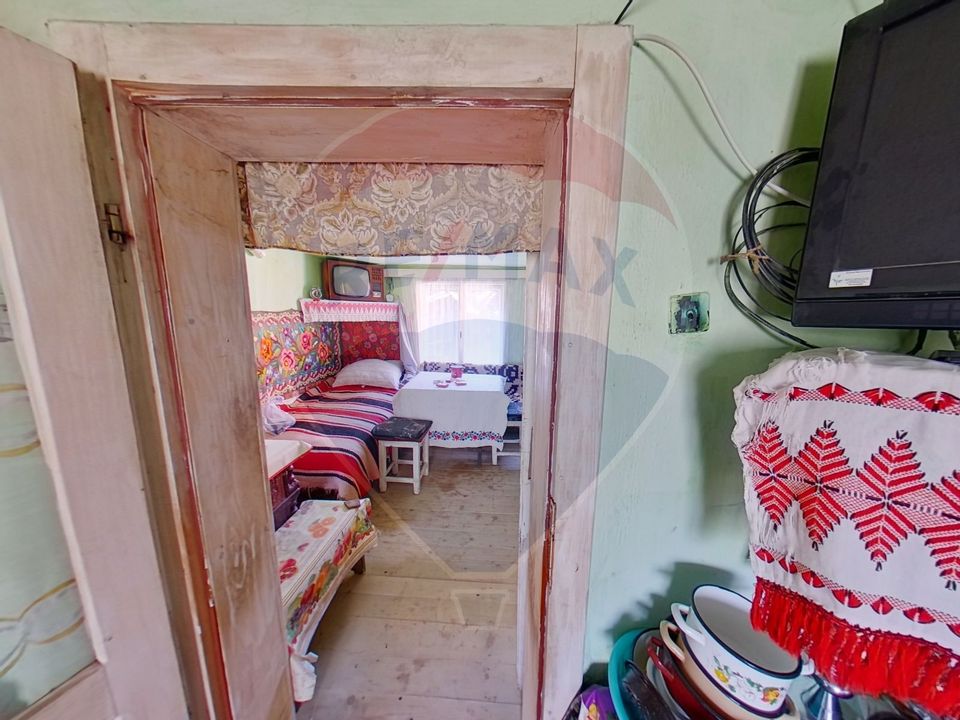 Casă cu 5 camere de vânzare, str. Crișan