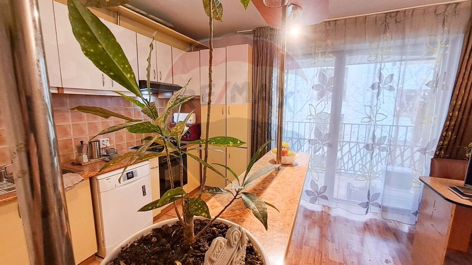 Apartament cu 2 camere de vânzare în zona Buna Ziua