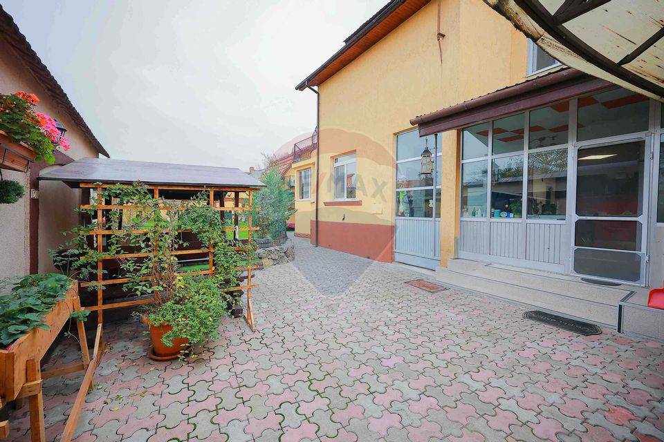 7 room House / Villa for sale, Cantemir area