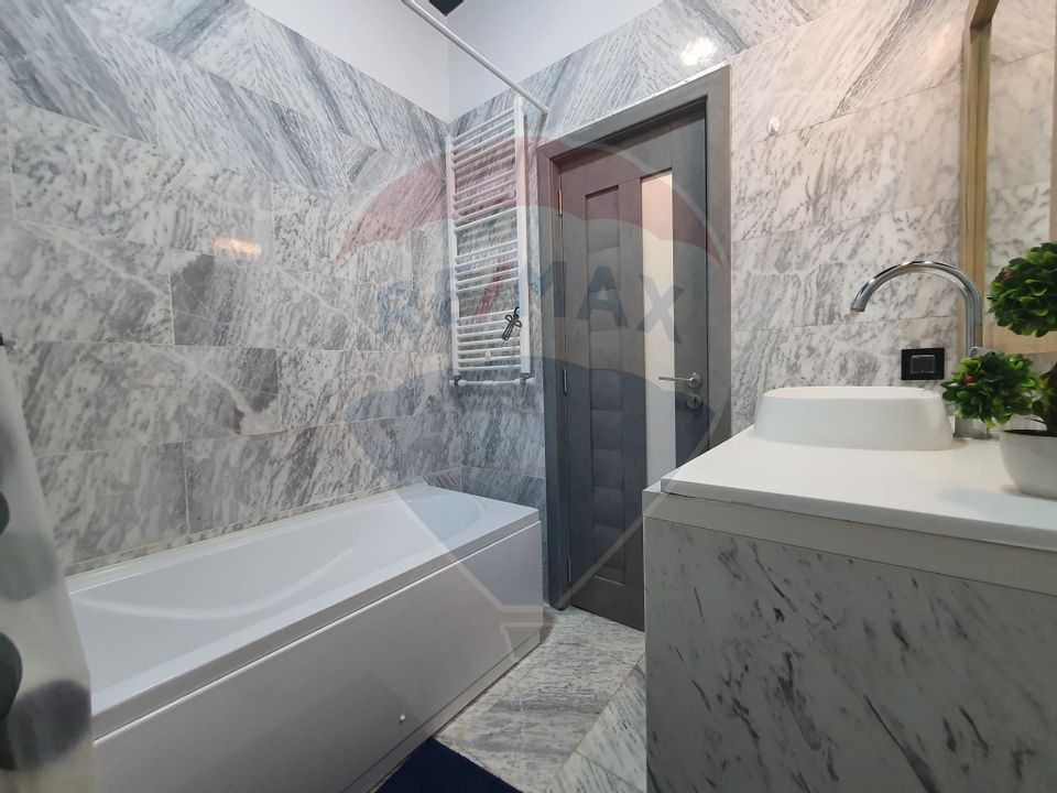 Vanzare Apartament cu 3 camere lux cu vedere la lac în zona Tomis Nord