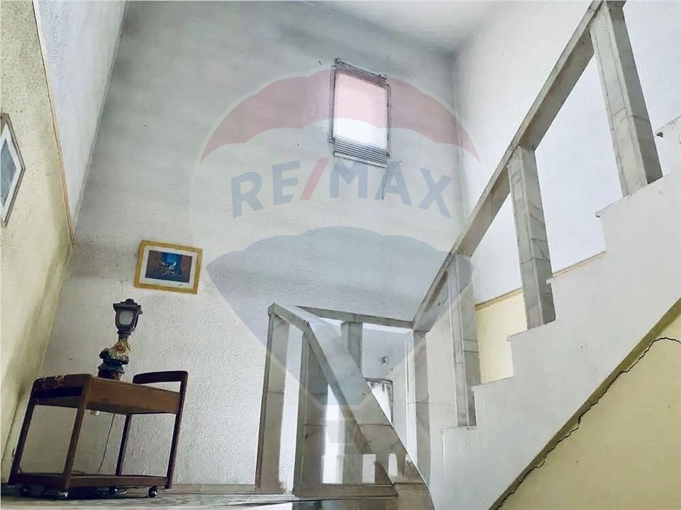 House of 316sqm and land of 780sqm Bucurestii Noi / metro Laminorului