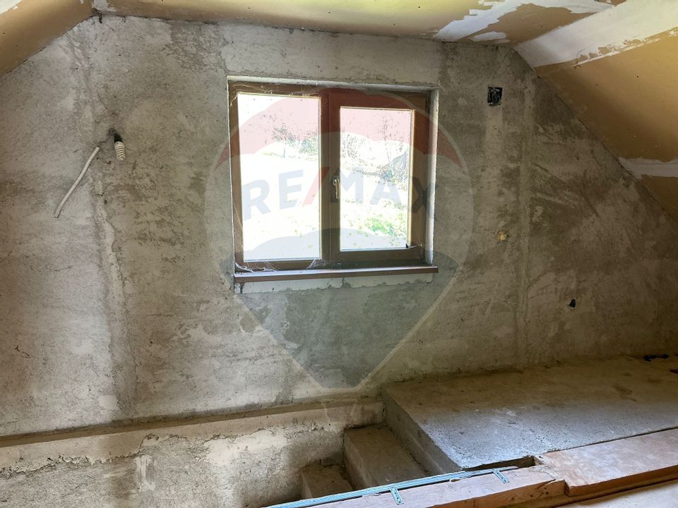 Casă / Vilă la gri in Pangarati Neamt