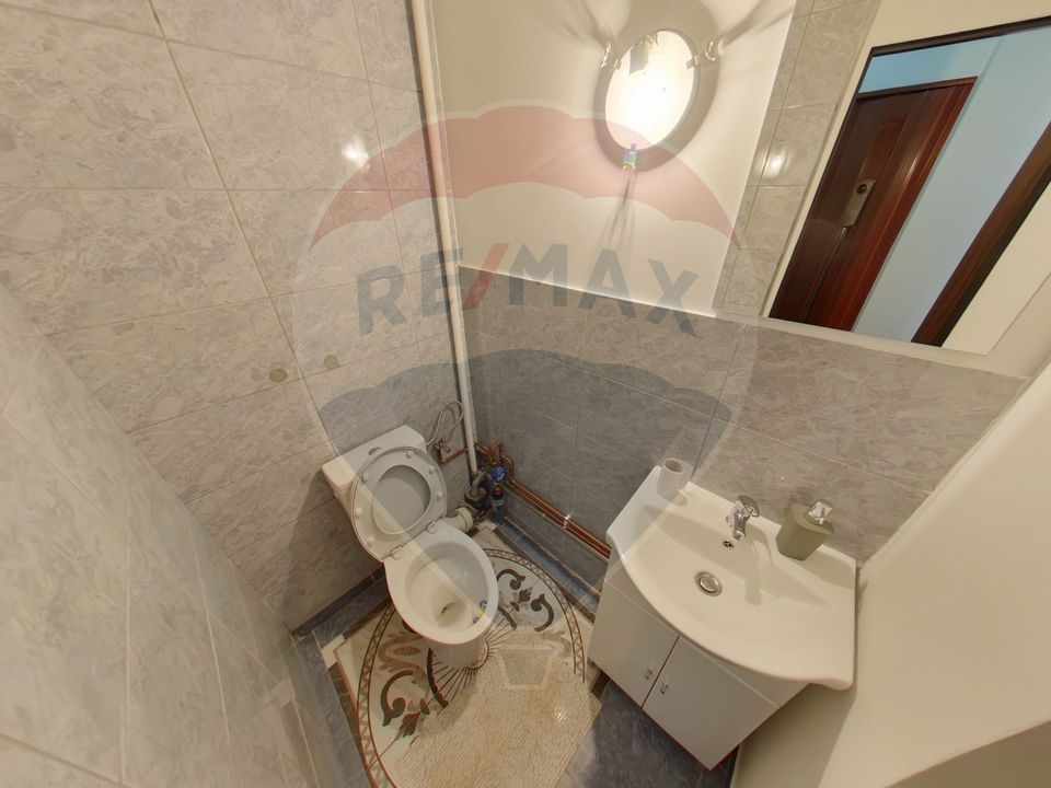 Apartament cu 3 camere de vânzare în zona Est