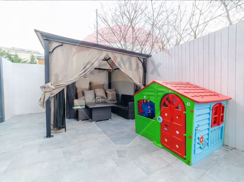 Apartament de vanzare - 3 camere 102mp + Terasa cu foisor 45mp