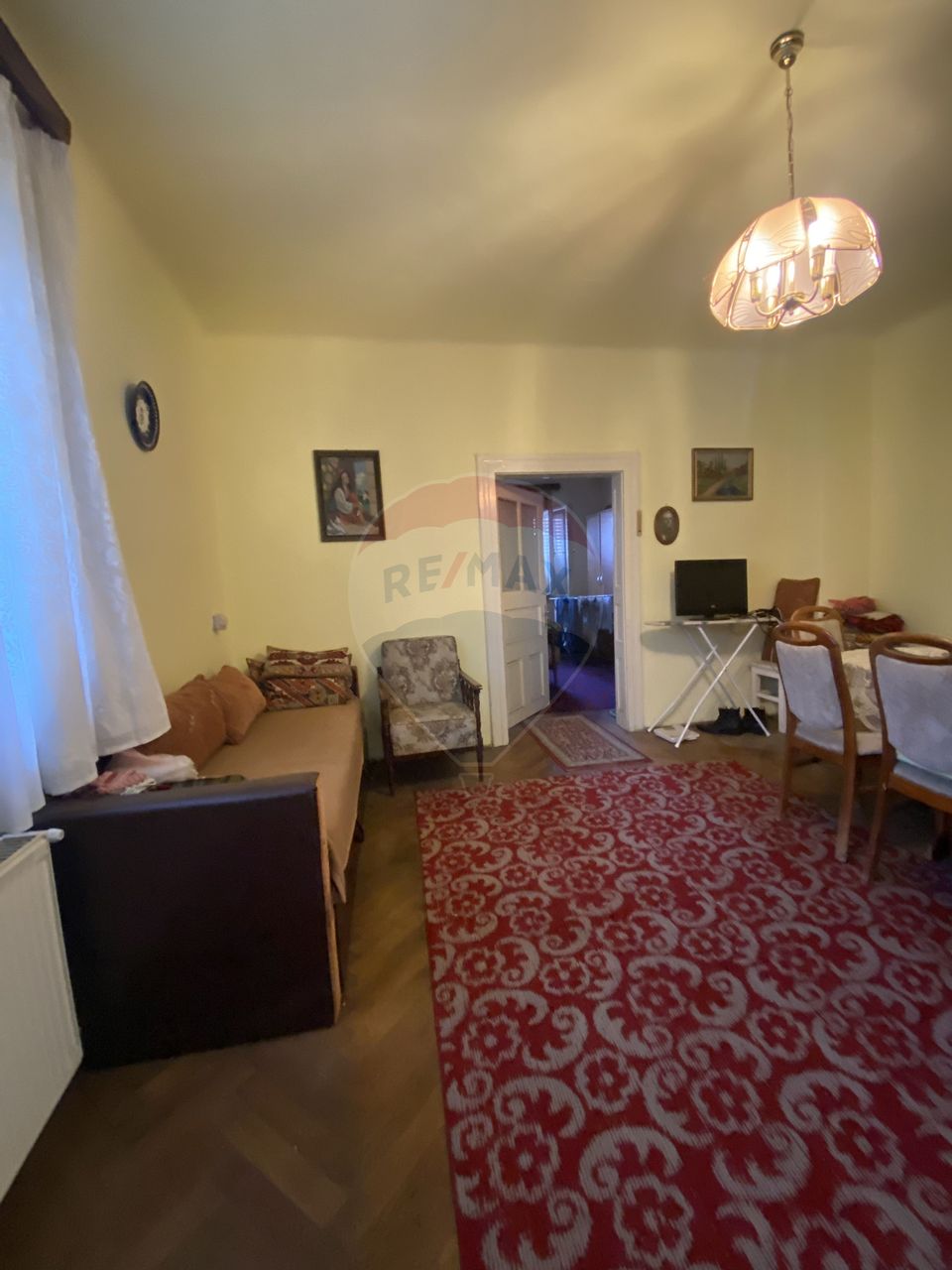 Casă cu potențial, situată pe strada Gheorghe Lazăr