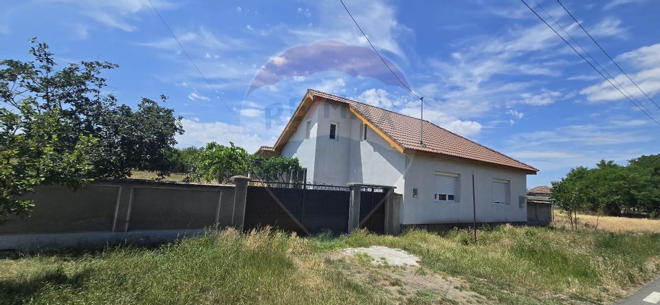 8 room House / Villa for sale